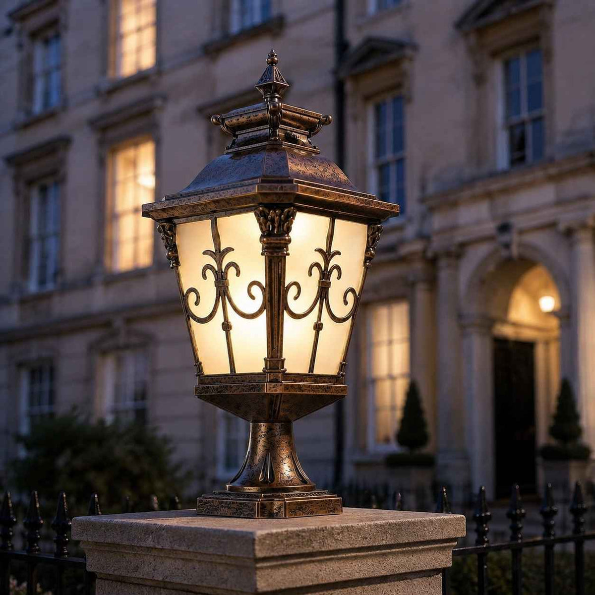 VictorianGlow | Elegant Durable Solar Outdoor Fence Post Light