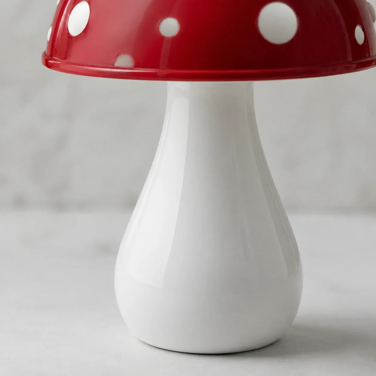 MushroomGlow | Stylish Dimmable Cordless Table Lamp with Aluminum Base