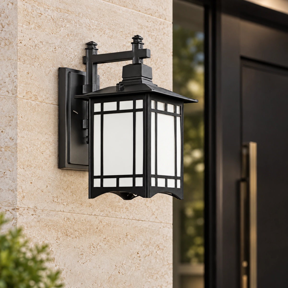 Solmere | Classic Outdoor Wall Lantern in Aluminium & Glass, Solar or Hardwired, Warm 3000K