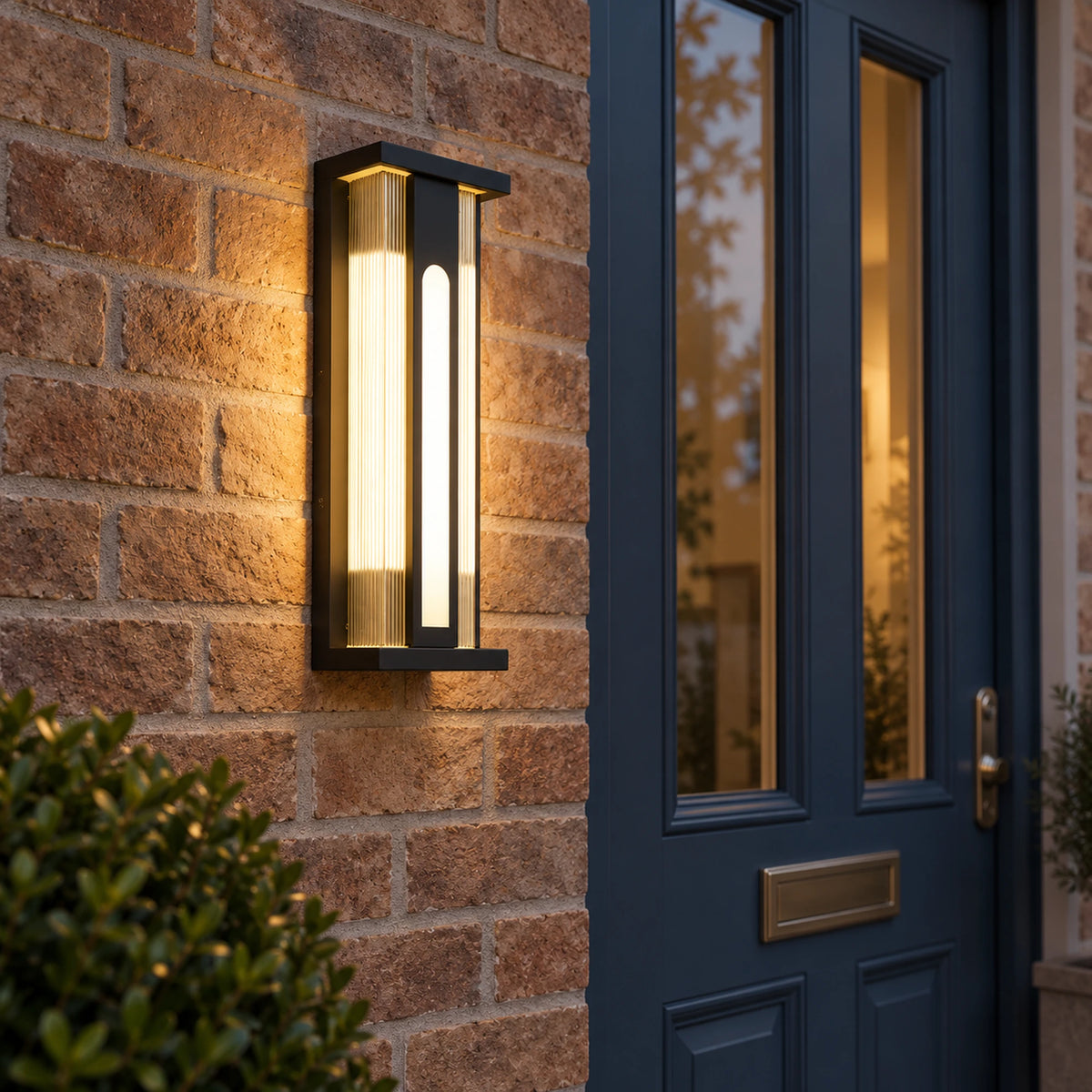 Solvane | Refined Outdoor Wall Light with Warm 3000K LED, Stainless Steel & Solar or Wired Options